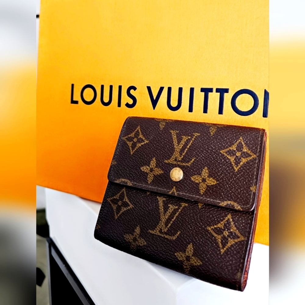 Louis Vuitton Portefeiulle Elise Trifold, TWO SIDED wallet, great condition